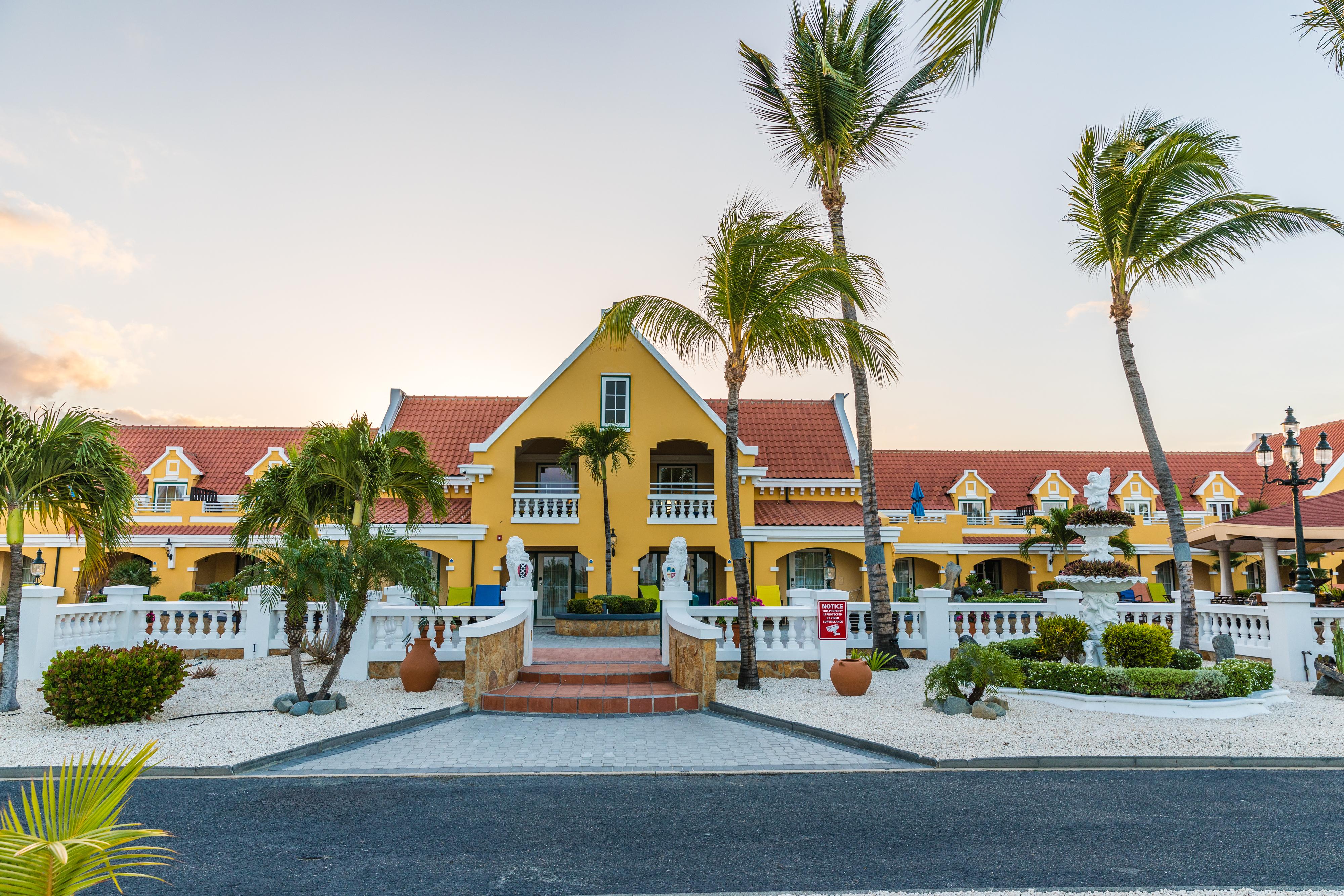 Amsterdam Manor Beach Resort Palm Beach Exterior photo